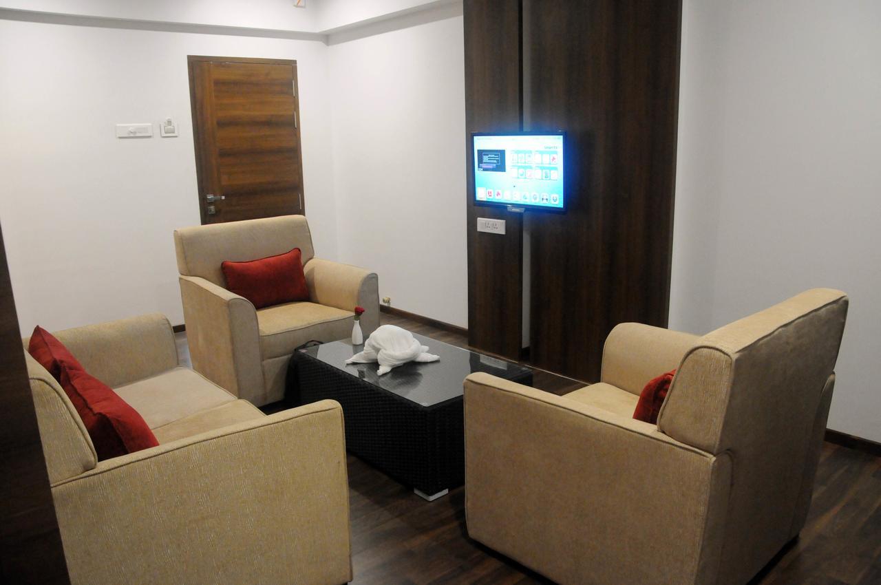 Hotel 3 Leaves Kolhapur