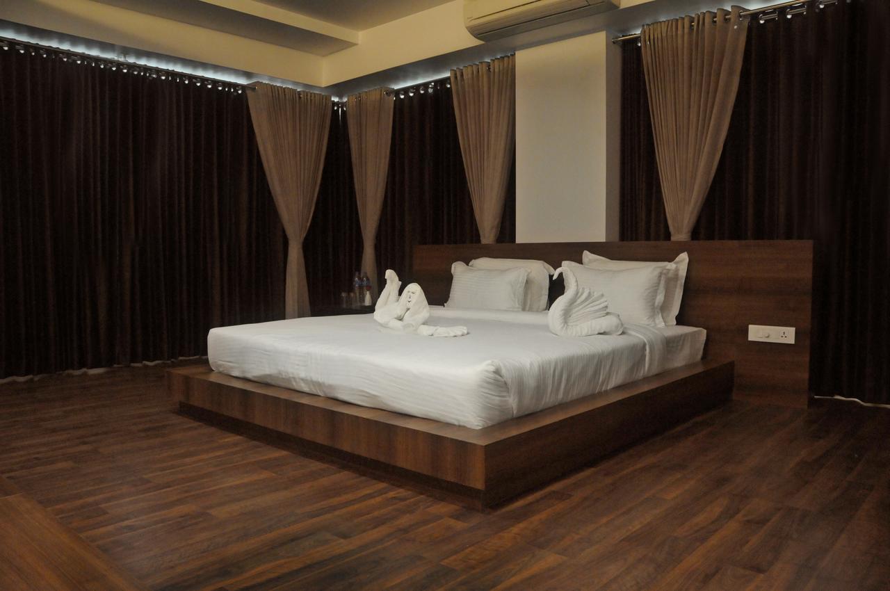 3 Leaves 3* Kolhapur
