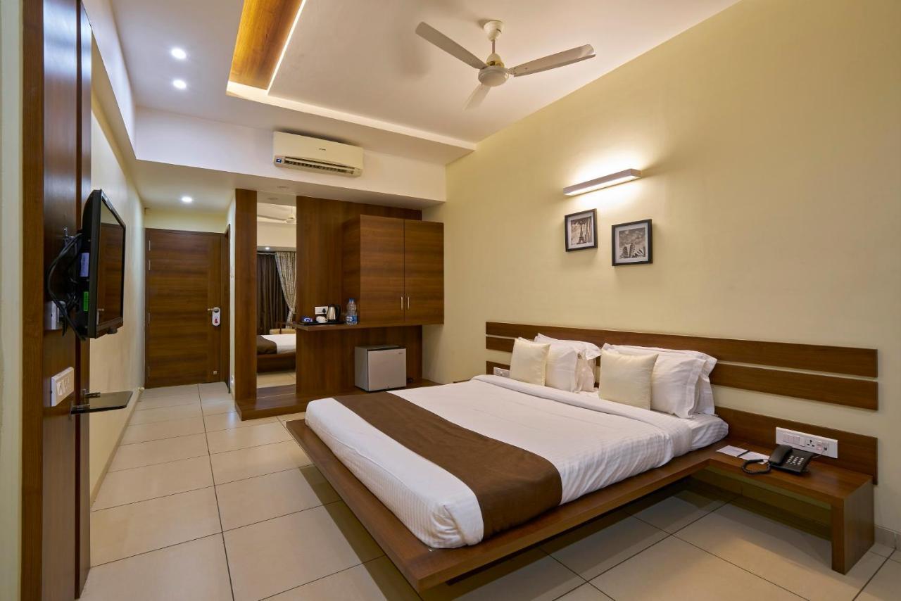 3 Leaves Hotel 3*